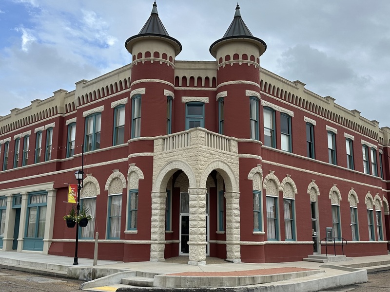 Bank of Abbeville and Trust Company Exterior