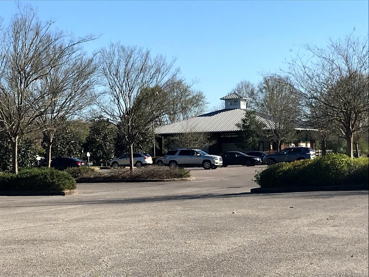 Farm d'Allie Golf Club House.jpg