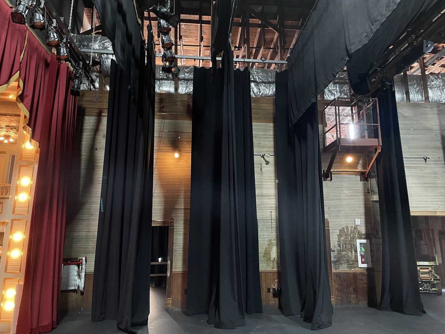 Curtains and stage equipment on the main stage