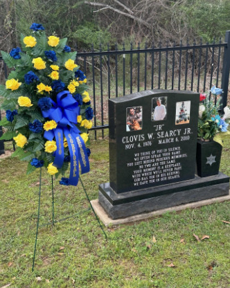 Photo of Corpoal Clovis Wayne "J.R." Searcy, Jr.'s headstone