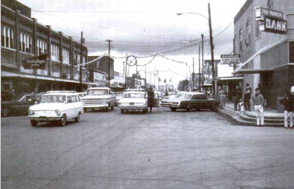Christmastime on Second Street