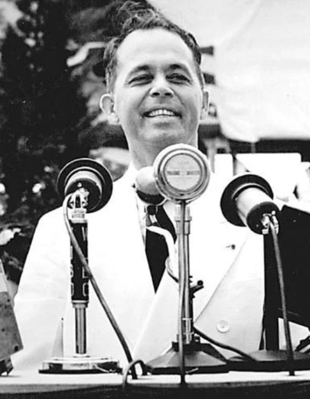 Gov. Jones gives a speech